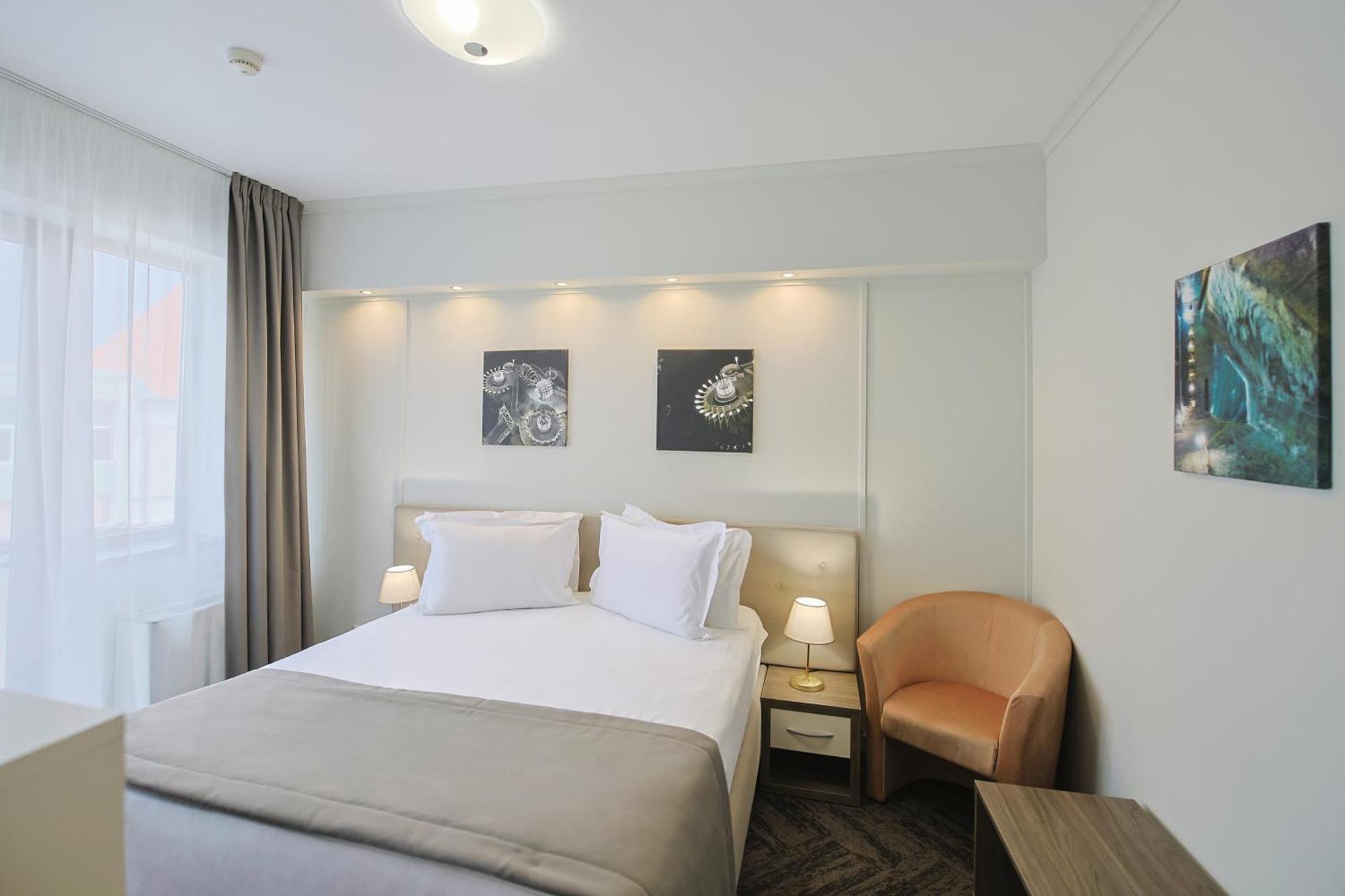 Potaissa Hotel 투르다 외부 사진