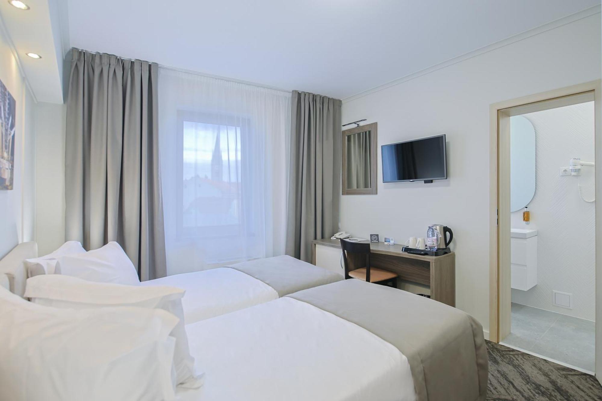 Potaissa Hotel 투르다 외부 사진